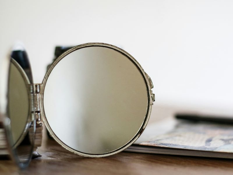 The Unique Advantages of Customized Mirror Sets in Luxury Pr